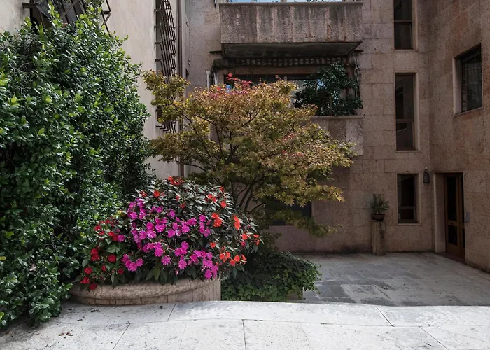 Апартаменты Italianflat - Theater Flat, Free Parking