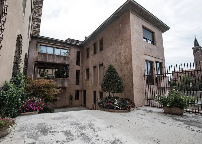 Апартаменты Italianflat - Theater Flat, Free Parking Верона