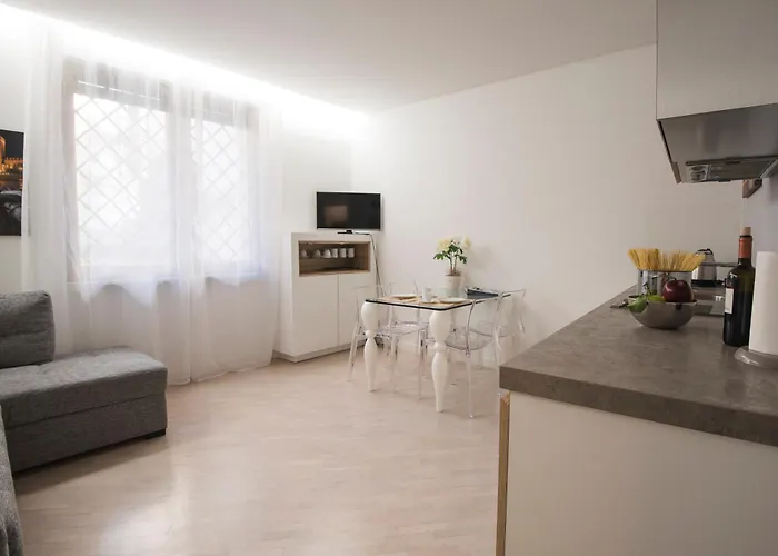 Апартаменты Italianflat - Theater Flat, Free Parking Верона